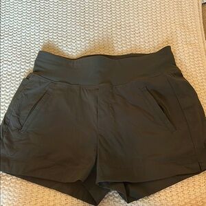 Athleta Trekke North Short